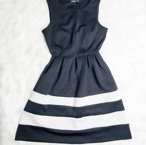 🌻 Apt 9 fit and flat dress